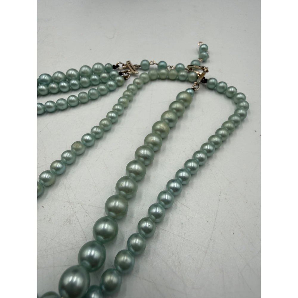 Vintage Triple Strand Seafoam Green Faux Pearl Necklace Aqua Graduated - Picture 3 of 5